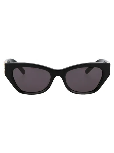 Givenchy 4g Logo Sunglasses In 01a Shiny Black / Smoke