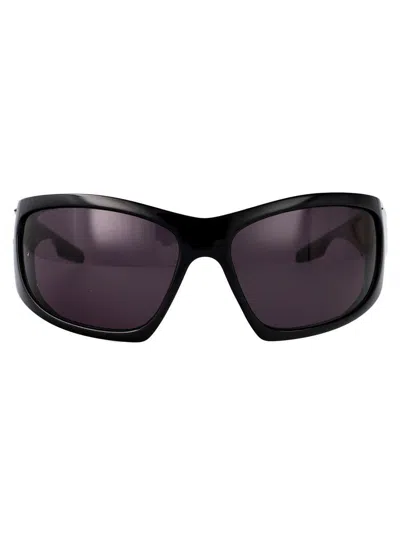 Givenchy Giv Cut Shield Sunglasses In 01a Shiny Black / Smoke