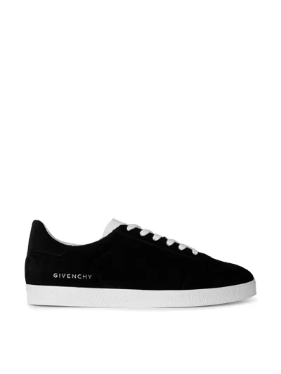 Givenchy Town 4g Logo Low Sneakers In Black