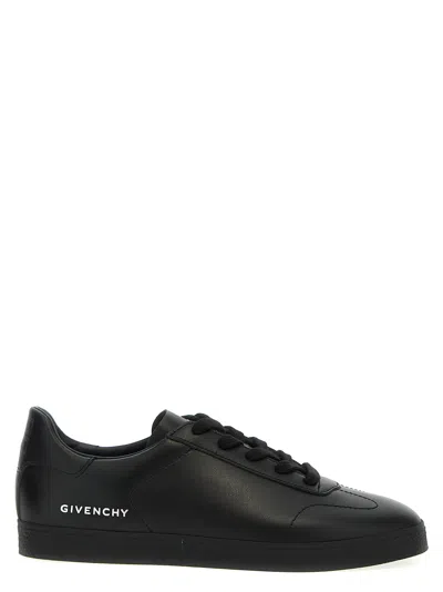 Givenchy 4g 凹面压花皮质板鞋 In Black