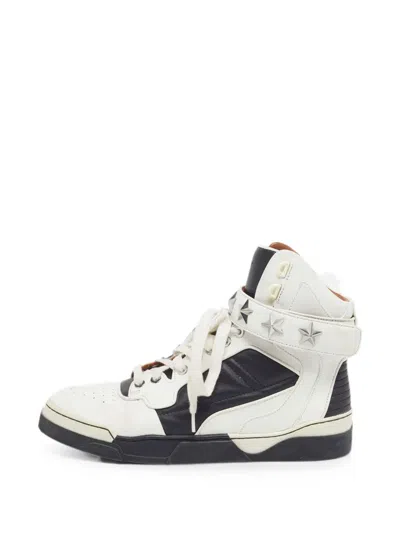 Pre-owned Givenchy Tyson Star-studded Sneakers In White