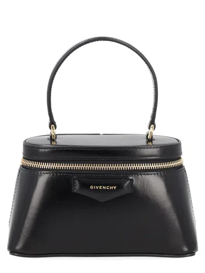 Givenchy Vanity "antigona" In Pelle Box In Black