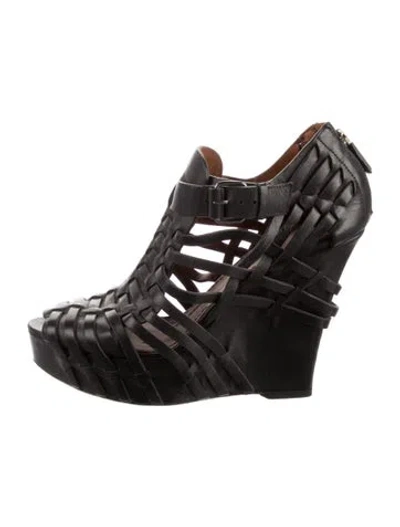 Pre-owned Givenchy Vintage Late 2000's - Early 2010's Pumps In Black