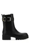 Givenchy Voyou Chelsea Boots Be604ub22s 001 In Black
