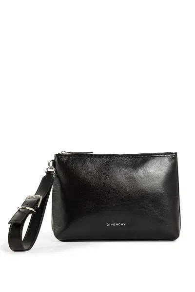 Givenchy Voyou Pouch In Grained Leather In Black