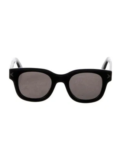 Pre-owned Givenchy Wayfarer Tinted Sunglasses In Black