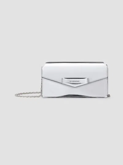 Givenchy Women's Antigona Wallet With Chain In Mirror Leather In Light Silvery