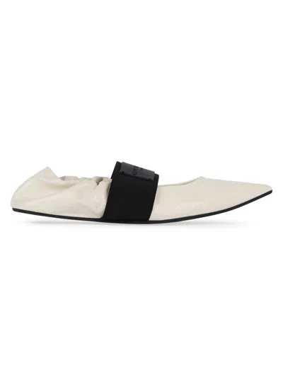 Givenchy Crush Ballerinas In Naplack Leather In White