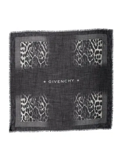 Pre-owned Givenchy Wool Printed Scarf In Burgundy