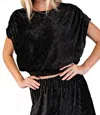 Glam Britt Round Neck Sleeveless Velvet Pleats Top In Black In Black