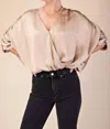 Glam V-neckline Elastic Hem Top In Taupe In Grey