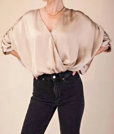 Glam V-neckline Elastic Hem Top In Taupe In Grey