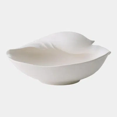 Global Views Whelk Bowl-white 7"h X 17"w X 12"d Decorative Bowl In Gold