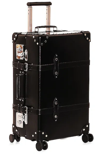 Globe-trotter 4 Wheel Medium Check In Black & Black Chrome
