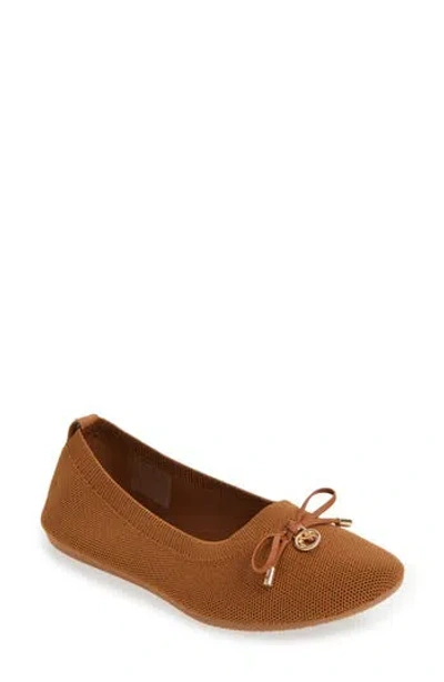Gloria Vanderbilt Ellery Bow Charm Knit Flat In Brown