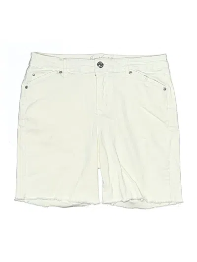 Pre-owned Gloria Vanderbilt Khaki Shorts In Ivory