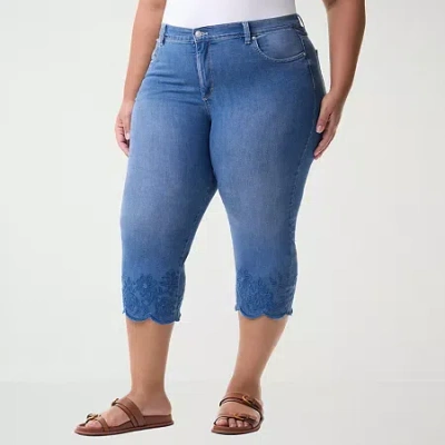 Gloria Vanderbilt Women's Plus Amanda Embroidered Jean Capri In Blue
