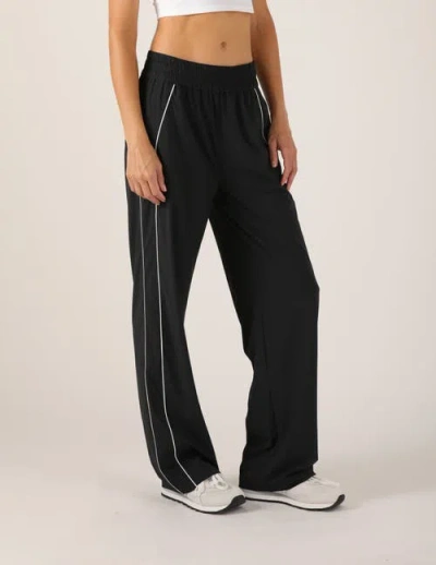 Glyder Track Mode Pant In Black