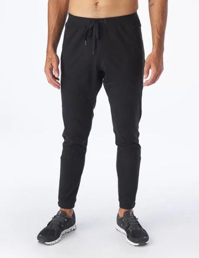Glyder Turf Jogger In Black