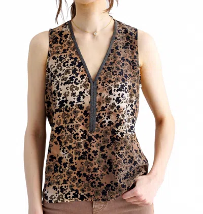 Go By Go Silk Go Off The Chain Shell Printed Top In Animas In Multi