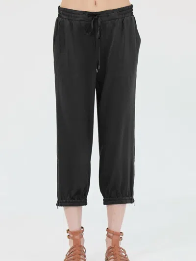 Go By Go Silk Parachute Capri Pants In Black