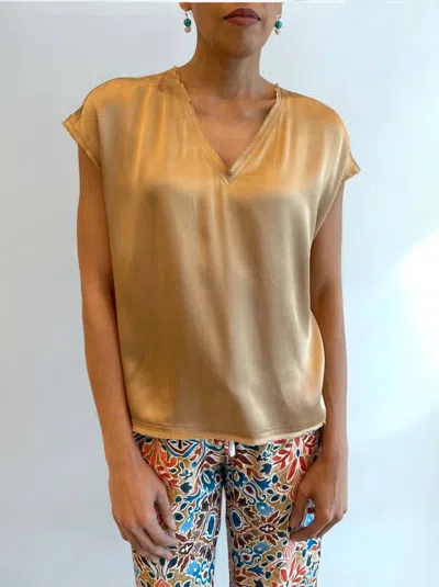 Go By Go Silk Raw Luxe Tee In Butter Rum
