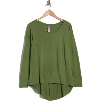 Go Couture Boat Neck High-low Sweater In Green