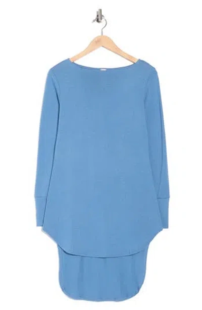 Go Couture Boat Neck High Low Sweater In Blue