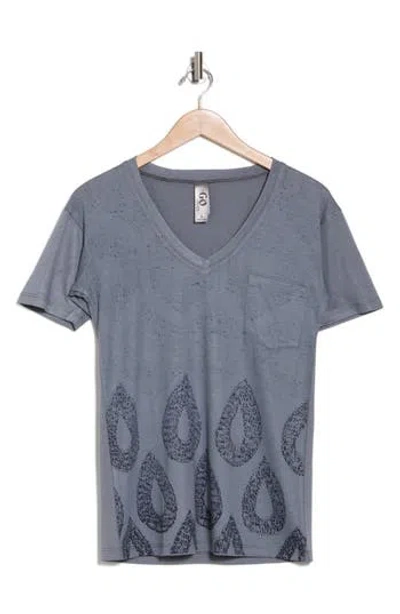 Go Couture Deep V-neck Boyfriend T-shirt In Northern Droplet