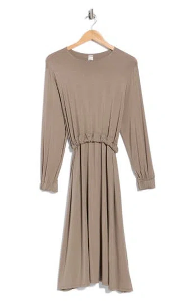 Go Couture Long Sleeve Blouson Dress In Brown