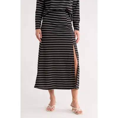 Go Couture Slit Maxi Skirt In Black