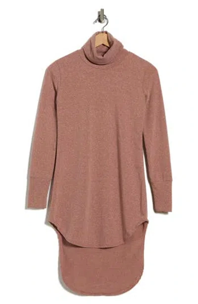 Go Couture Turtleneck High-low Tunic Sweater In Pink