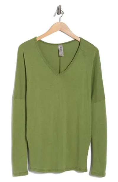 Go Couture V-neck Dolman Sleeve Sweater In Green