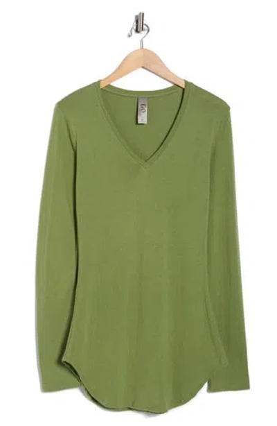 Go Couture V-neck Long Sleeve Knit T-shirt