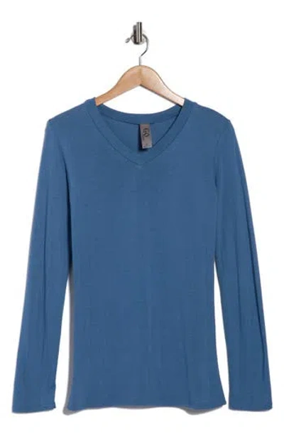 Go Couture V-neck Long Sleeve T-shirt In Blue