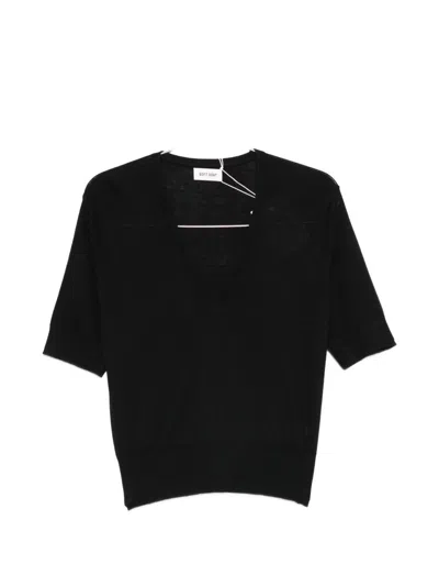 Goat Cashmere V-necked Sweater In Black