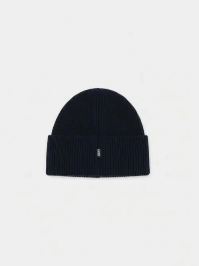 Gobi Cashmere Ribbed Chunky Beanie In Black