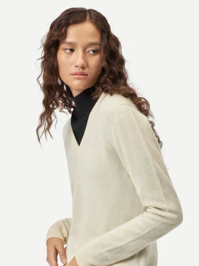 Gobi Cashmere V-neck Sweater In Off White