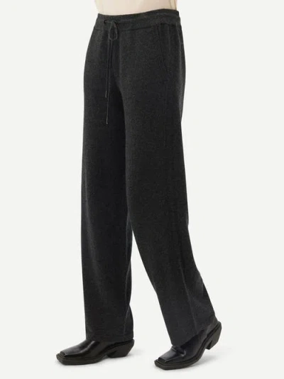 Gobi Mongolian Cashmere Cashmere Straight Leg Jogger In Charcoal