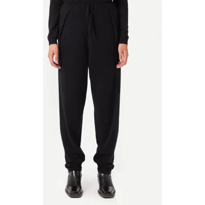 Gobi Mongolian Cashmere Tapered Jogger In Black