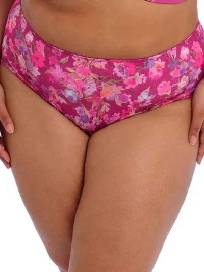 Goddess Kayla Brief In Summertime