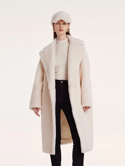 Goelia Teddy Lamb Wool Lapel Oversized Coat In White