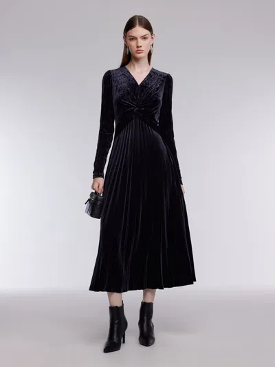 Goelia Velvet Twist Front Women V-neck Pleated Maxi Dress In Black