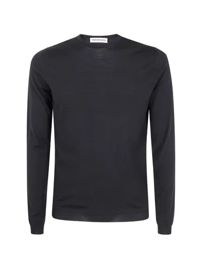 Goes Botanical Round-neck Long-sleeve Top In Black