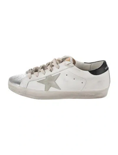 Pre-owned Golden Goose Leather Graphic Print Sneakers In Metallic/white