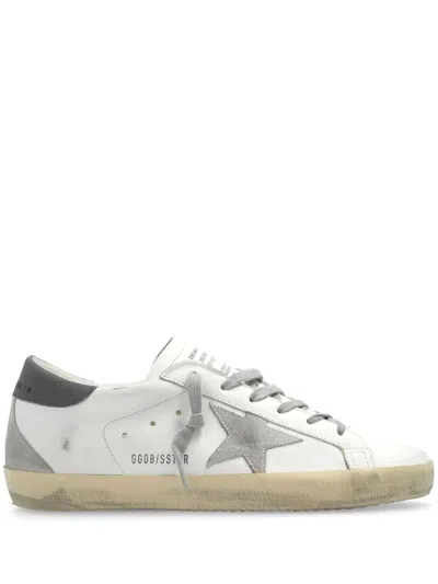 Golden Goose -style Distressed Leather Sneakers With Signature Star Paint Patch, Engraved Logo Tongue In Bianco
