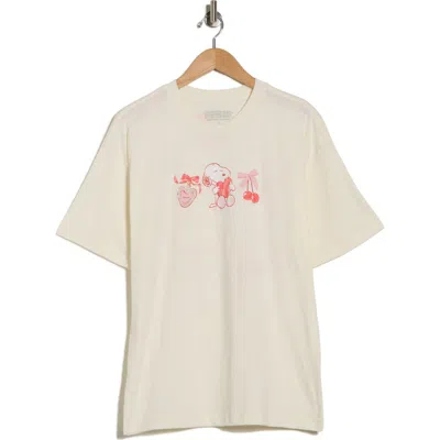 Golden Hour Peanuts® Snoopy Valentine Cotton Graphic T-shirt In White