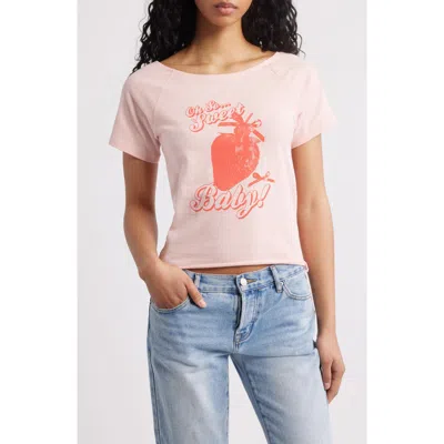 Golden Hour Strawberry Cotton Graphic T-shirt In Lotus