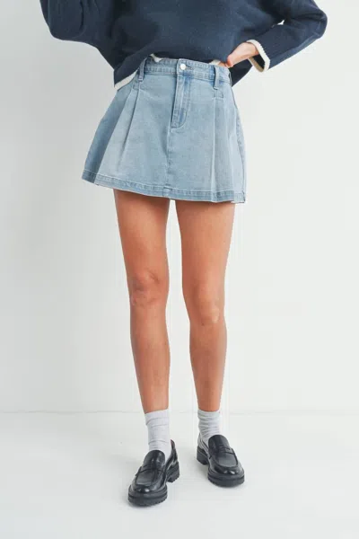 Golden Stacey Low Rise Pleated Skirt In Light Denim In Blue