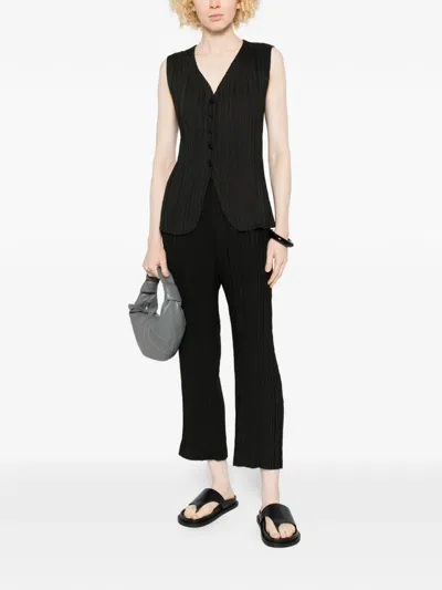 Gongdid Design Plissé Cropped Trousers In Black